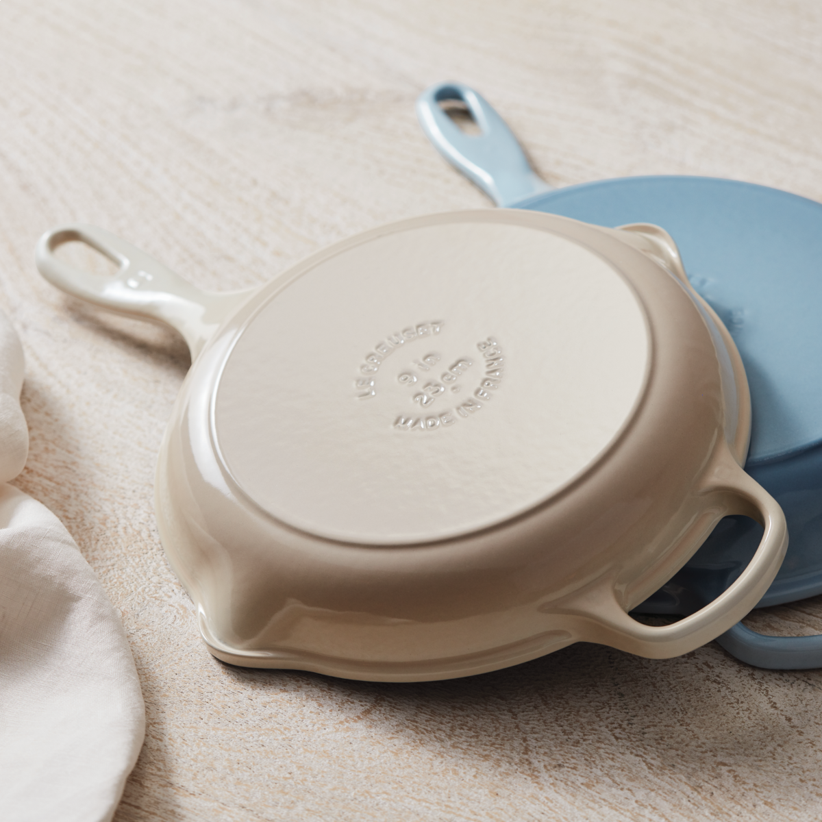 Le Creuset 9" Signature Enameled Cast Iron Skillet | Meringue White