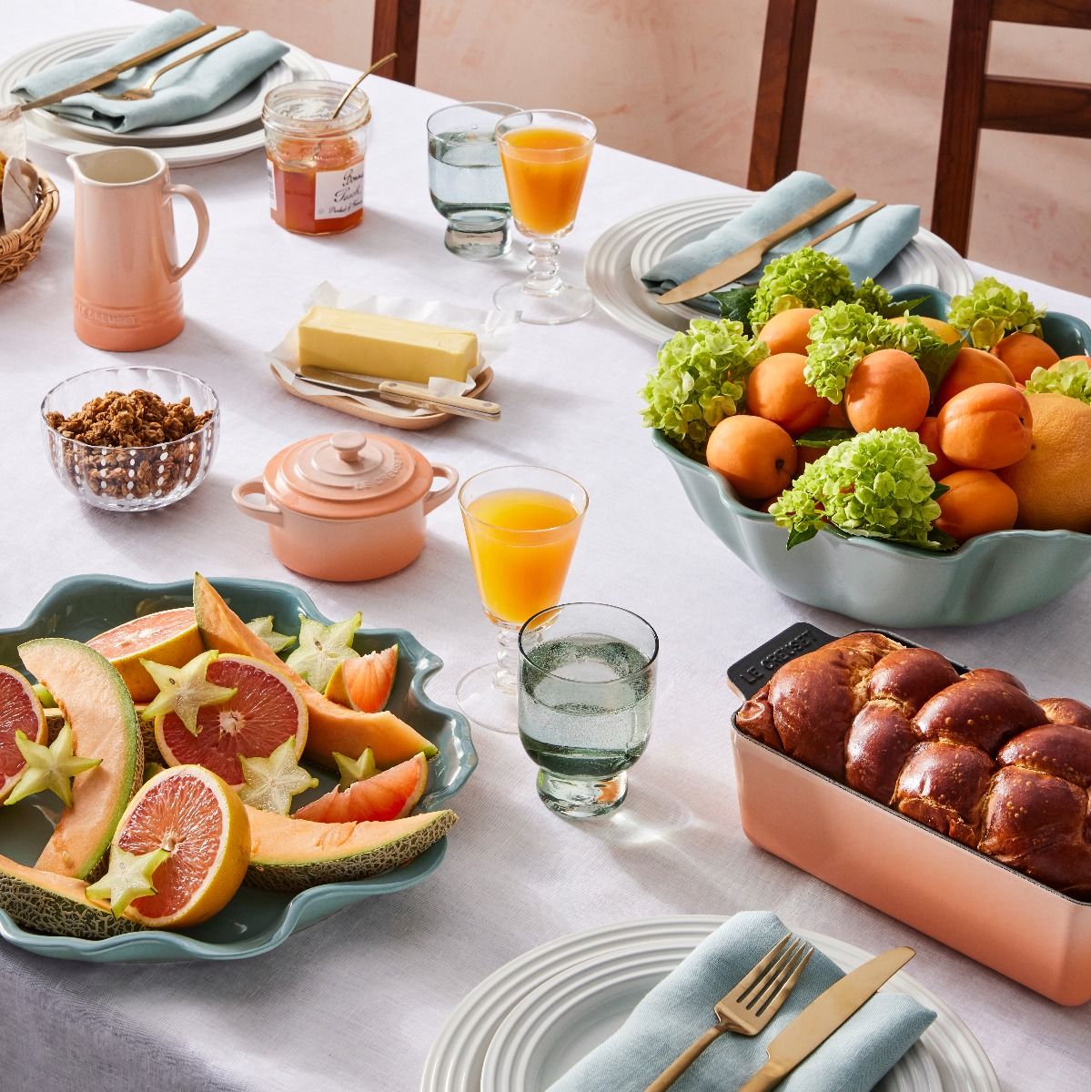  Le Creuset Iris Collection 4 Qt. Serving Bowl | Sea Salt