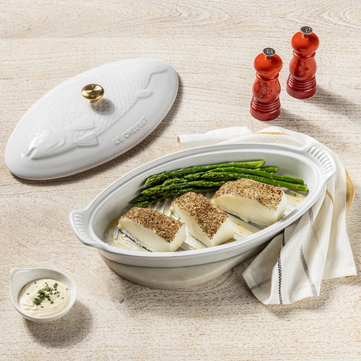  Le Creuset Heritage 1.7 Qt. Fish Baker With Gold Knob | White