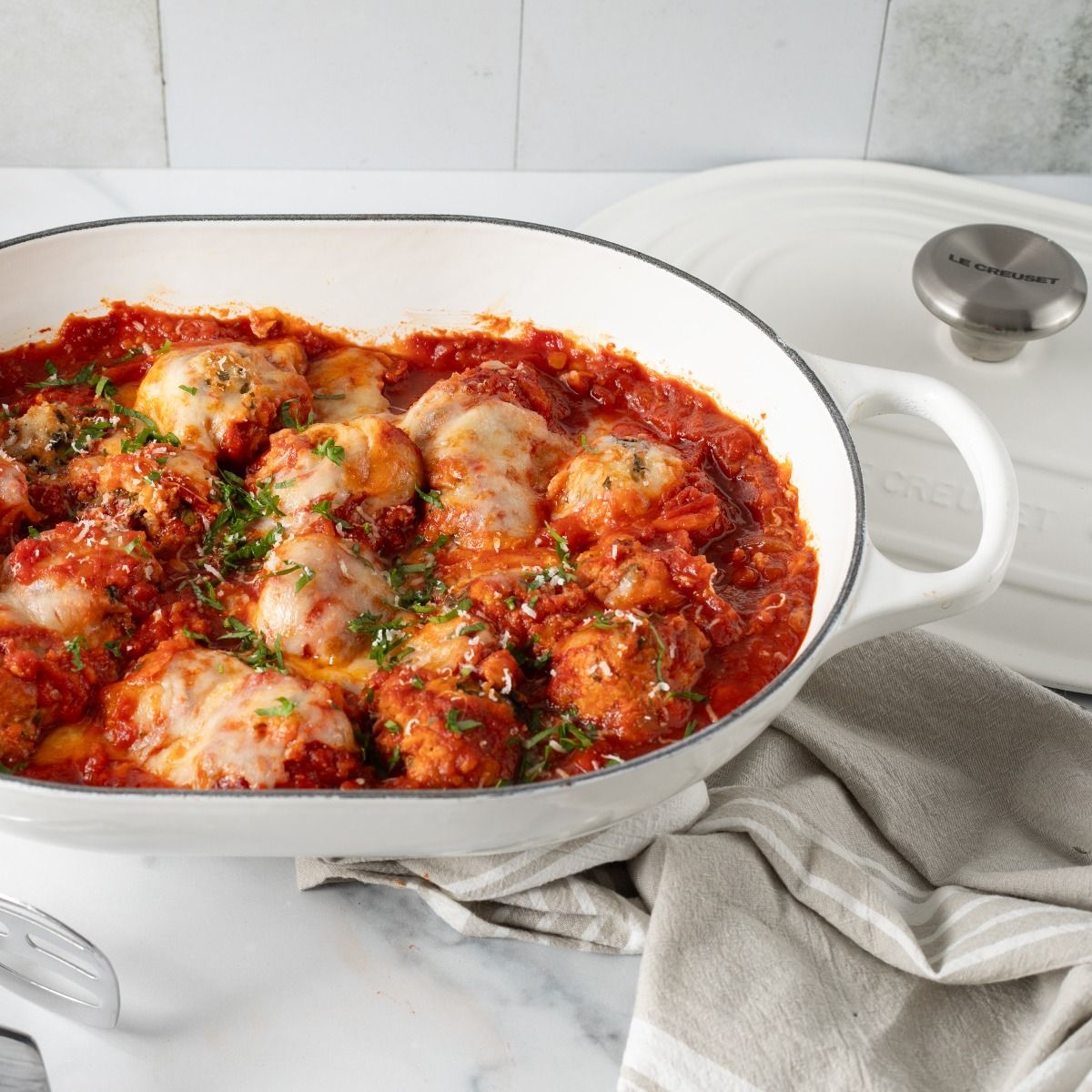  Le Creuset Signature 3.75 Qt. Oval Casserole | White
