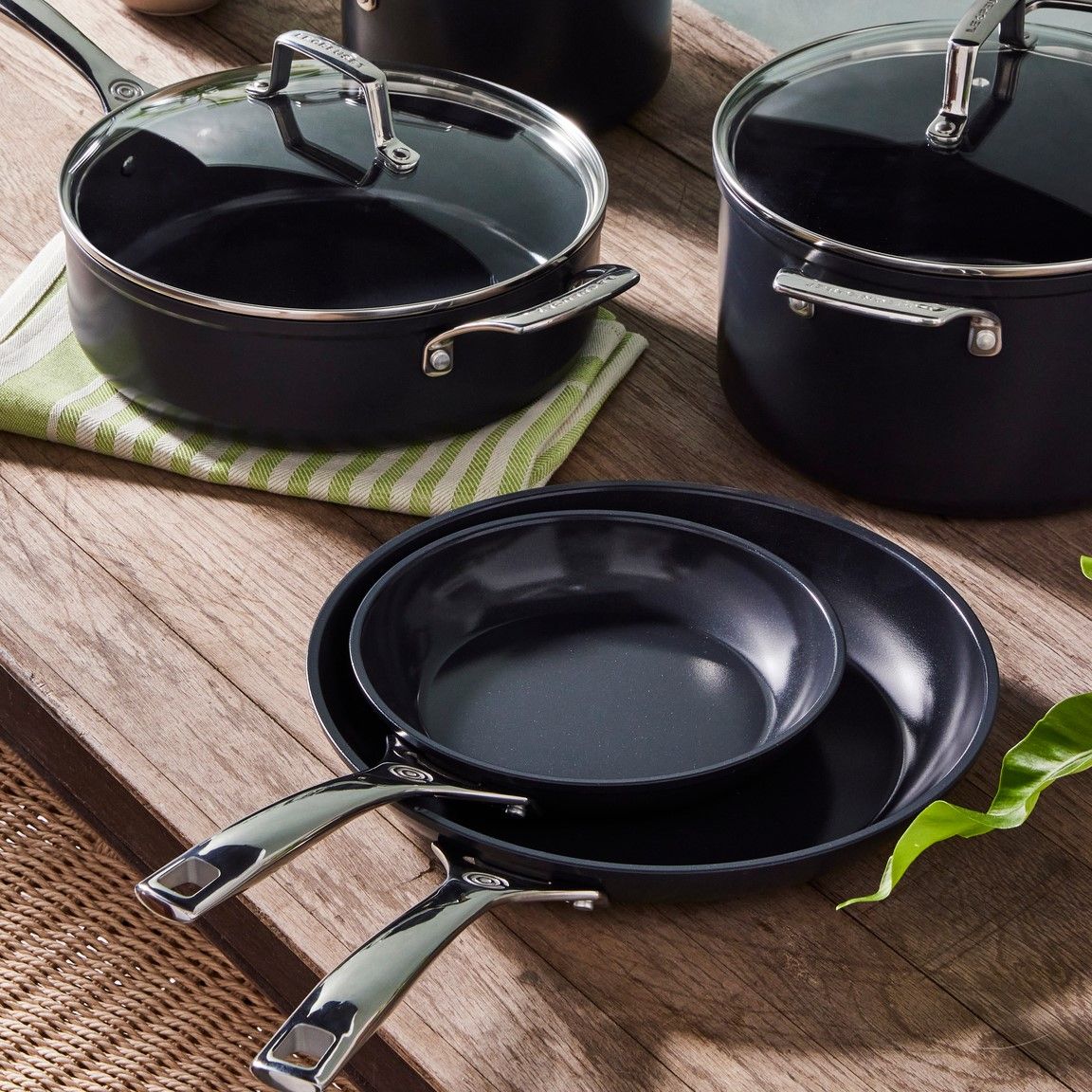  Le Creuset Essential Nonstick Ceramic 8" Fry Pan