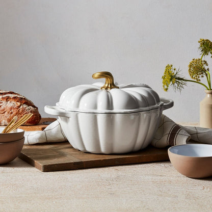 Le Creuset 4 Qt. Pumpkin Dutch Oven | White