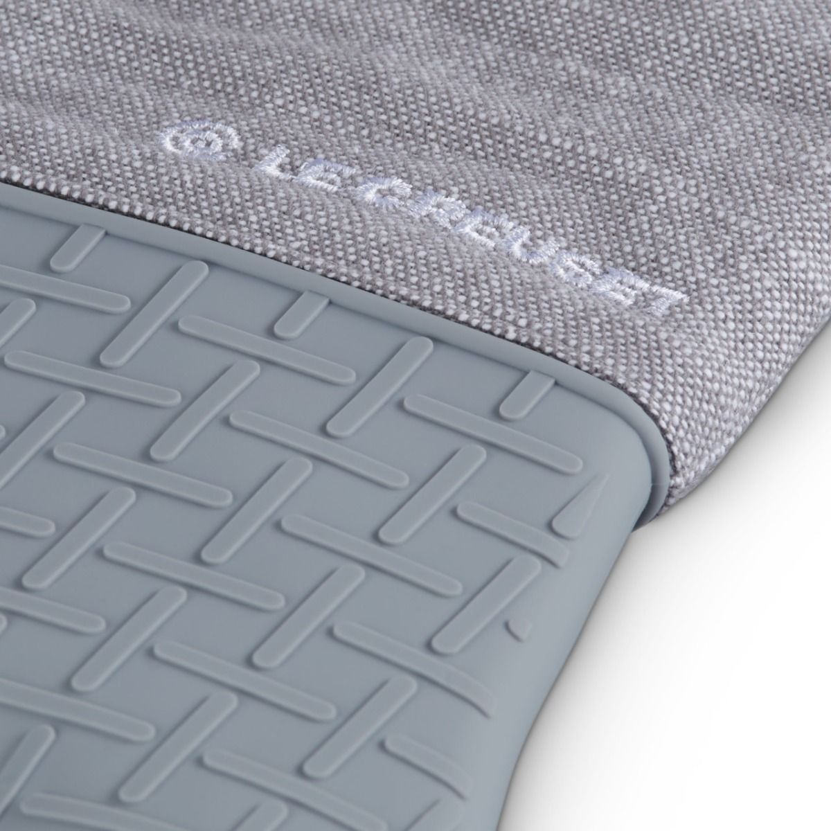  Le Creuset Kitchen Essentials 15" Oven Mitt | Charbon