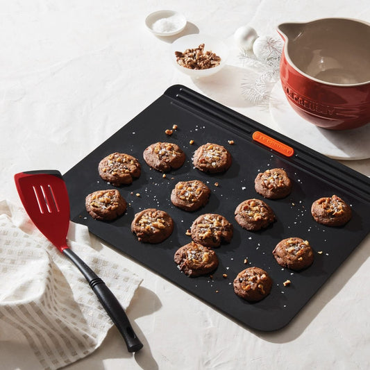  Le Creuset Revolution® Bi-Material Slotted Turner | Cerise/Cherry Red
