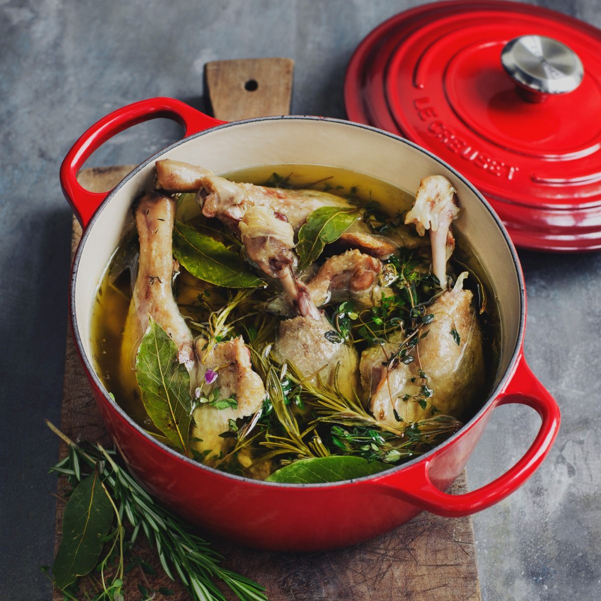  Le Creuset 4.5 Qt. Round Signature Dutch Oven With Stainless Steel Knob | Cerise/Cherry Red