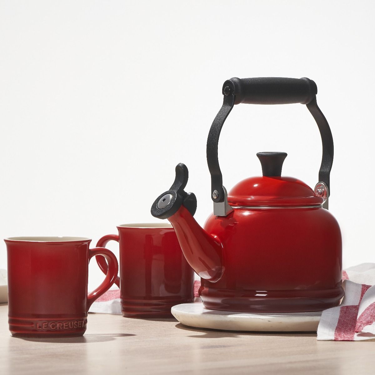  Le Creuset 1.25 Qt. Demi Kettle Tea Pot | Cerise/Cherry Red