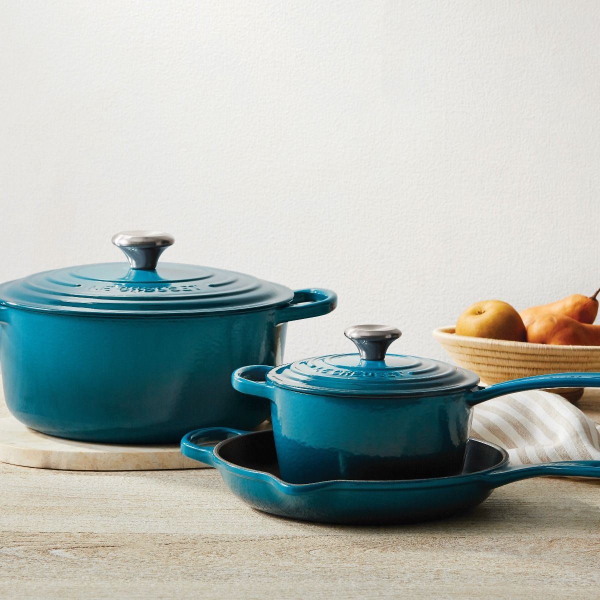  Le Creuset 5.5 Qt. Round Signature Cast Iron Dutch Oven With Stainless Steel Knob | Deep Teal