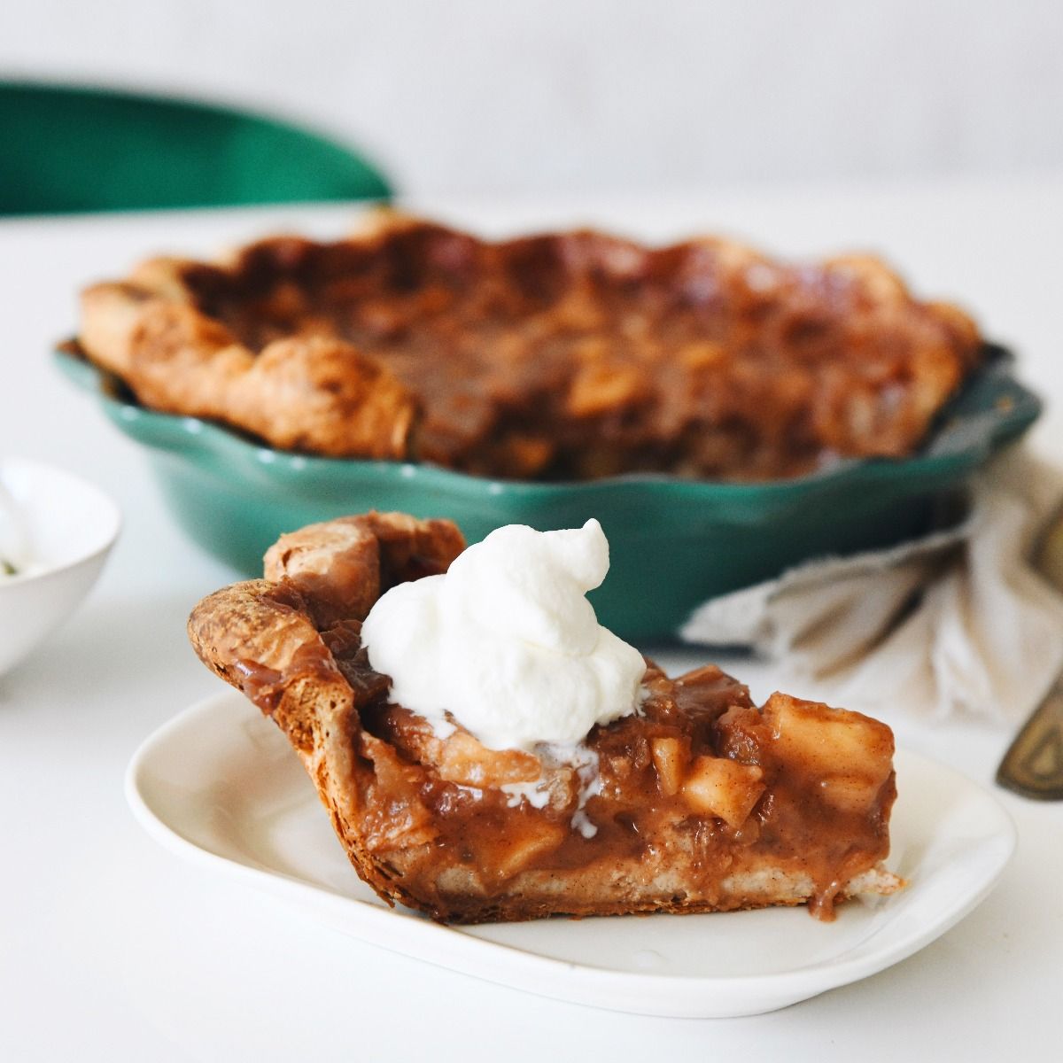 Le Creuset 9" Heritage Pie Dish | Artichaut