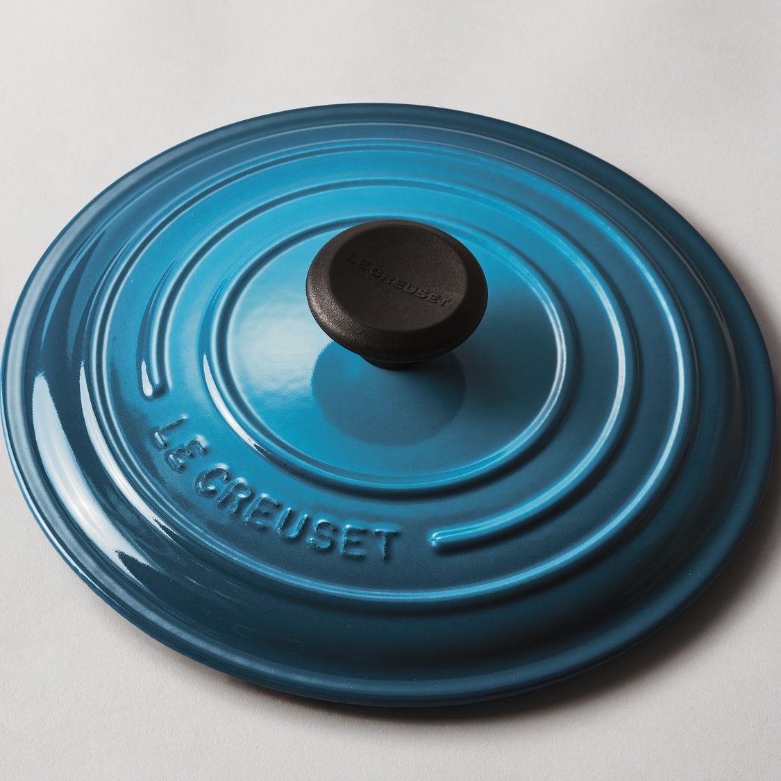  Le Creuset 4.5 Qt. Round Signature Cast Iron Dutch Oven | Marseille Blue